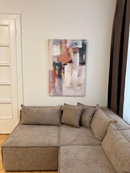 Modernes In Karlsplatz Naehe 15 Appartamento
